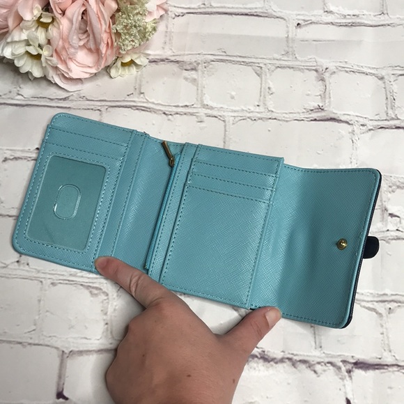 Target Blue Wallet - Picture 4 of 5